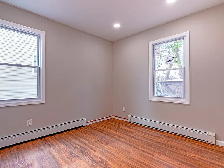 163 Jefferson St #1 — Photo 5