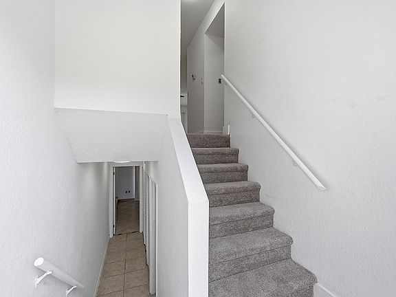 4th image of 4012 Del Rio Way