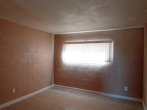 4th image of 217 W Chicago Ave APT D