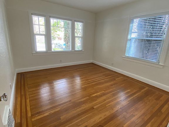 5th image of 204 Hillview Ave