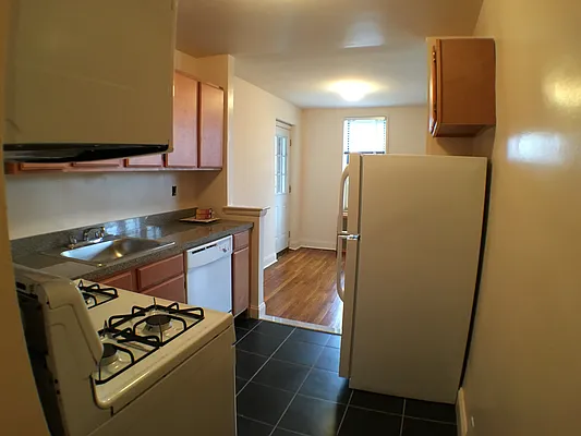 Rented by Kew Forest Realty Inc | media 11