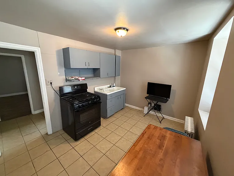 4334 Penn St #2 — Photo 4