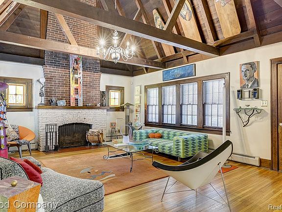 2nd image of 19 Oakdale Blvd