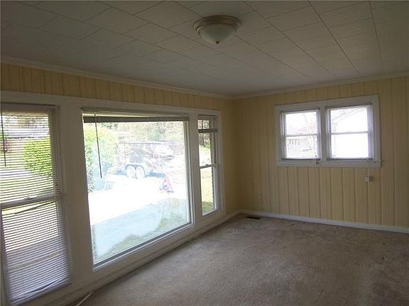 2nd image of 722 15th Avenue Cir SE