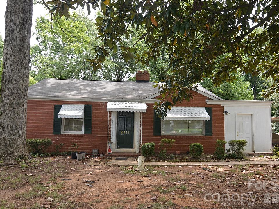 1st image of 2111 Dickens Ave