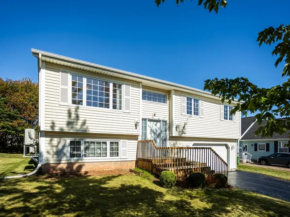 5 Commonwealth Ave, Charlottetown, PE C1E 2E7