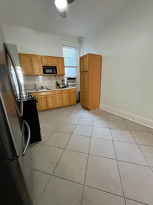 Rented by Apple Realty Group Corp | media 7