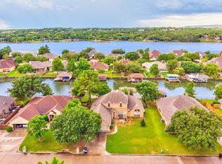 2508 Waters Edge Dr, Granbury, TX 76048