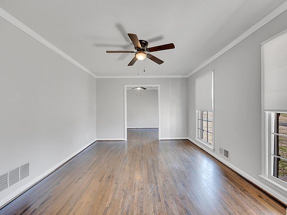 4th image of 833 Peterson Dr