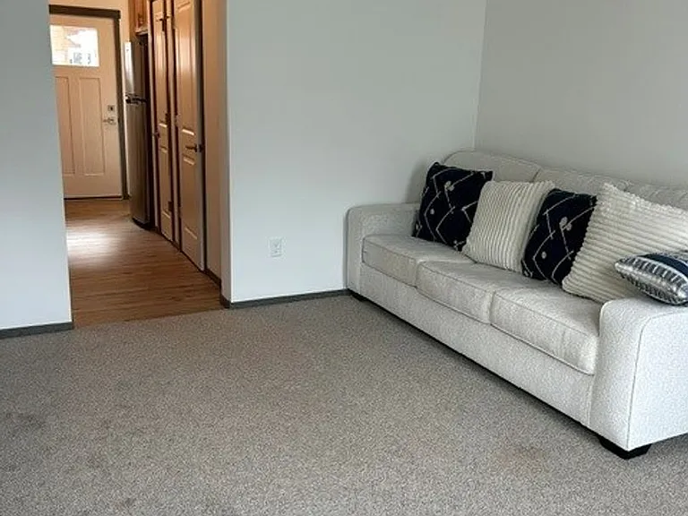 1329 Nolta Loop NE — Photo 4