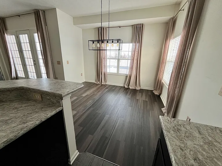 3175 Rossmore Cir — Photo 21