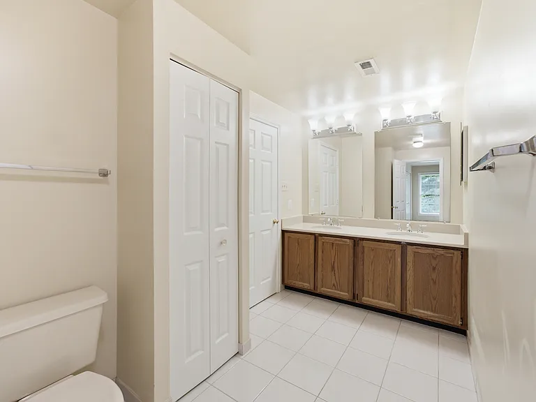 2725 Oldewood Dr — Photo 37