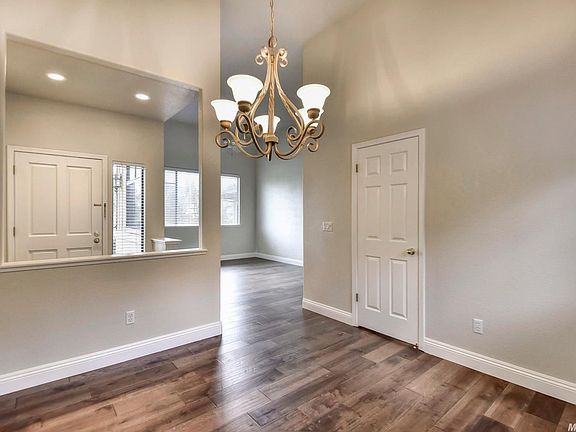 3rd image of 645 Platt Cir