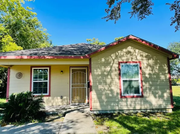 935 19th St, Port Arthur, TX 77640