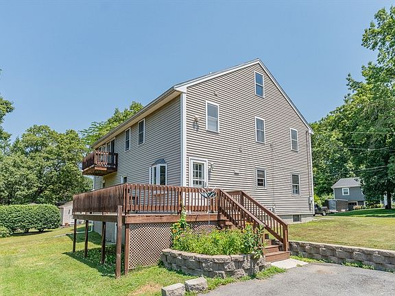 4th image of 64 Bancroft St
