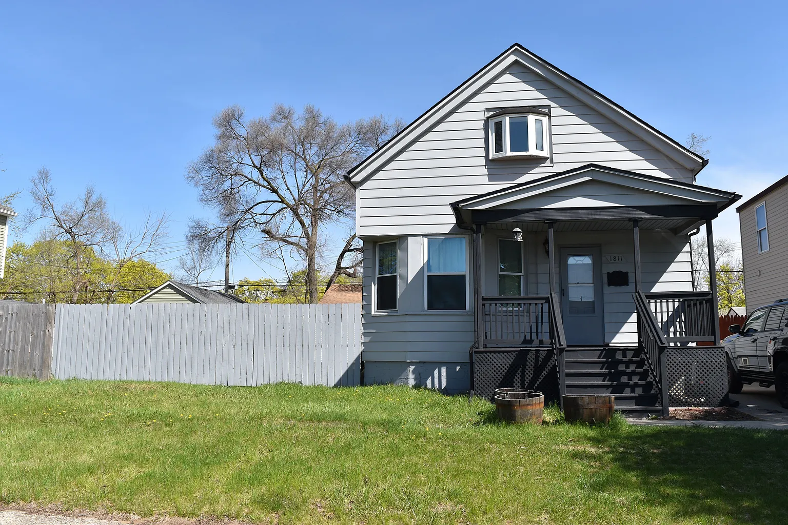 1811 E George Ave photo 1