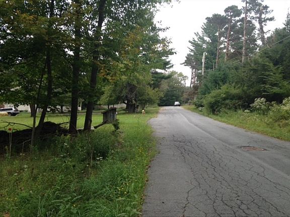 5th image of 13 Pine Ave