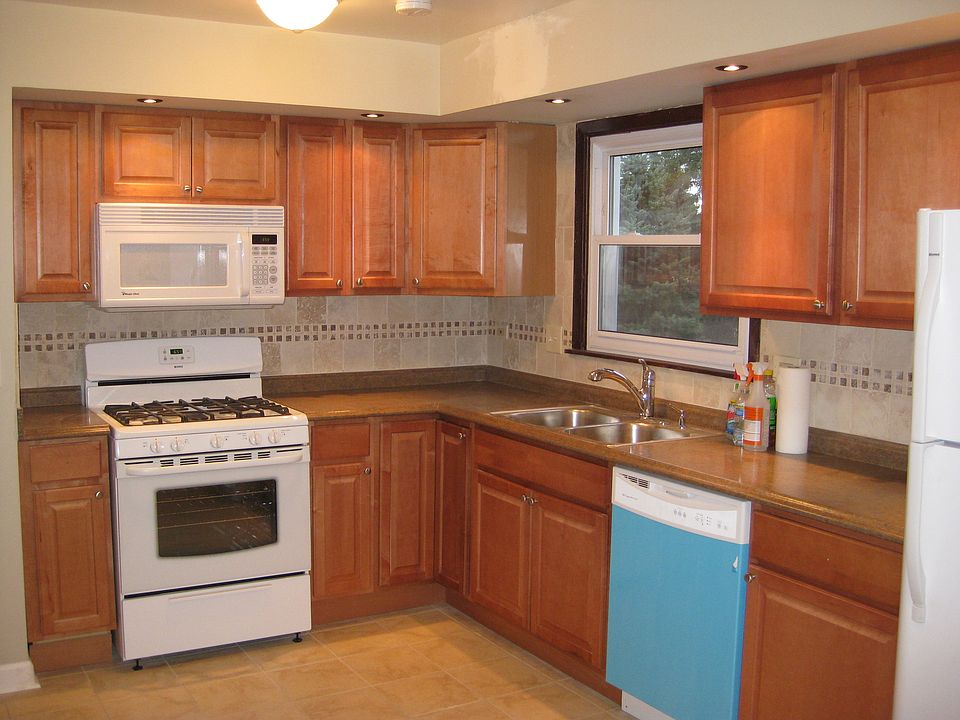 1st image of 9220 N Willow Ln #2