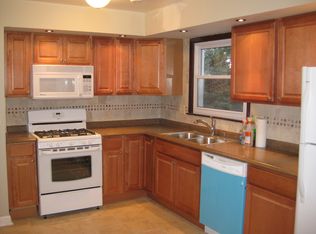 9220 N Willow Ln #2, Niles, IL 60714