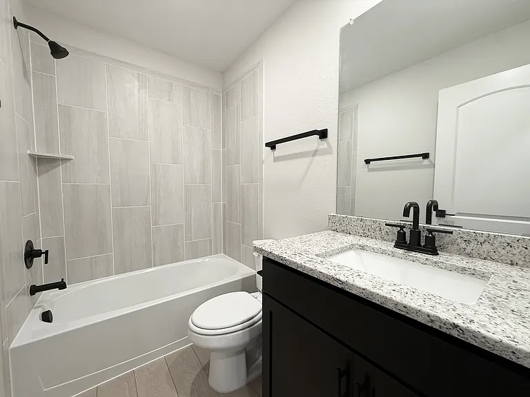 1205 Ginsburg Ln — Photo 24