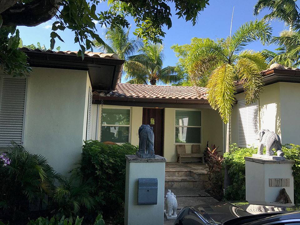 1st image of 1711 Bay Dr