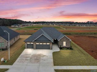 141 Old Forest Rd, Meridianville, AL 35759