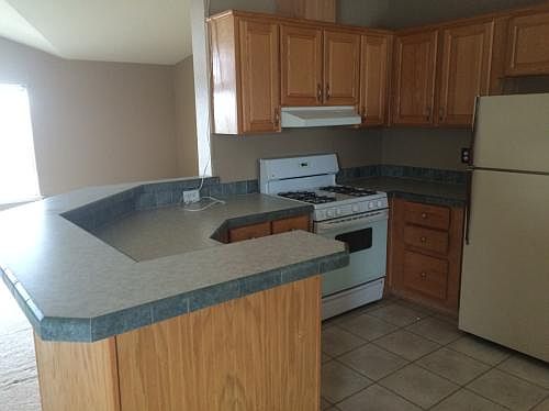 4th image of 940 Karen Lee Ln