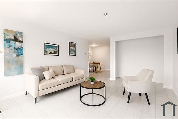 1st image of 215 Winter St APT 5