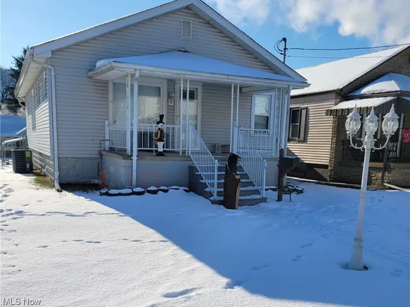 1596 Holliday St, East Liverpool, OH 43920