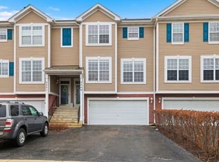 2249 Hudson Cir, Aurora, IL 60502