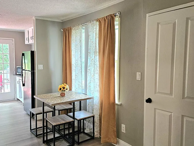 1602 Pepper Dr — Photo 9