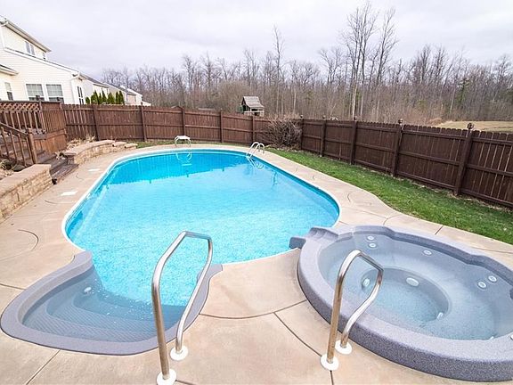 2nd image of 6171 Woodford Dr