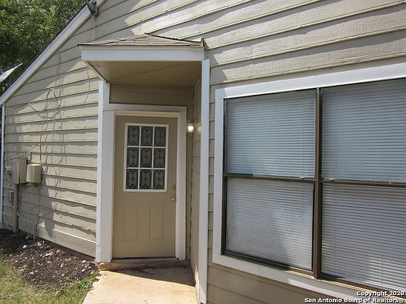 3rd image of 4007 Colonial Sun Dr