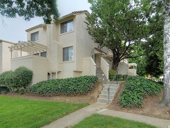 2nd image of 3126 Swallows Nest Dr