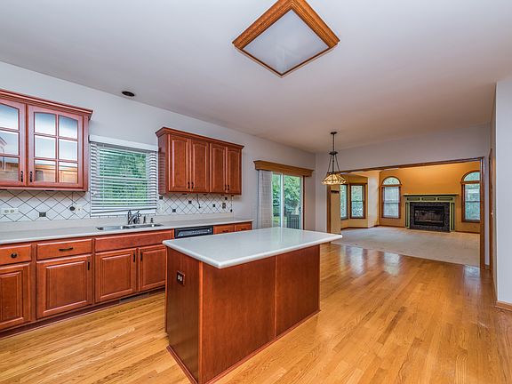 3rd image of 2350 Wyndham Ct