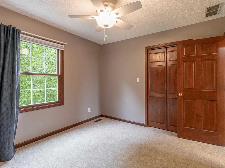 902 S Rainier Ct — Photo 29