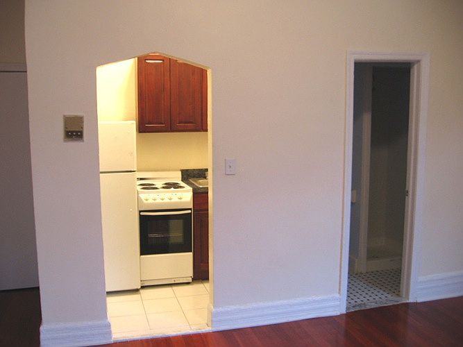 2nd image of 483 Clinton Ave APT 1