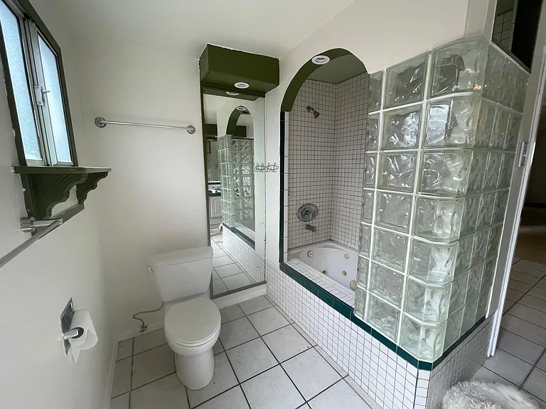 4851 Voltaire St — Photo 13