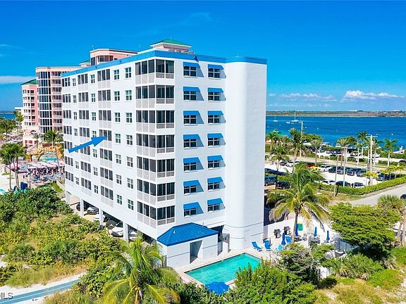 5th image of 250 Estero Blvd #402