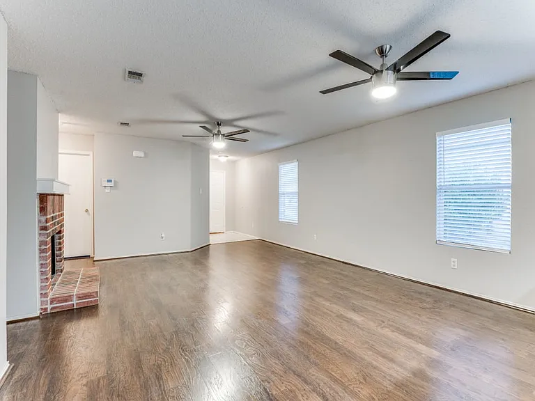 541 Hertford St — Photo 4