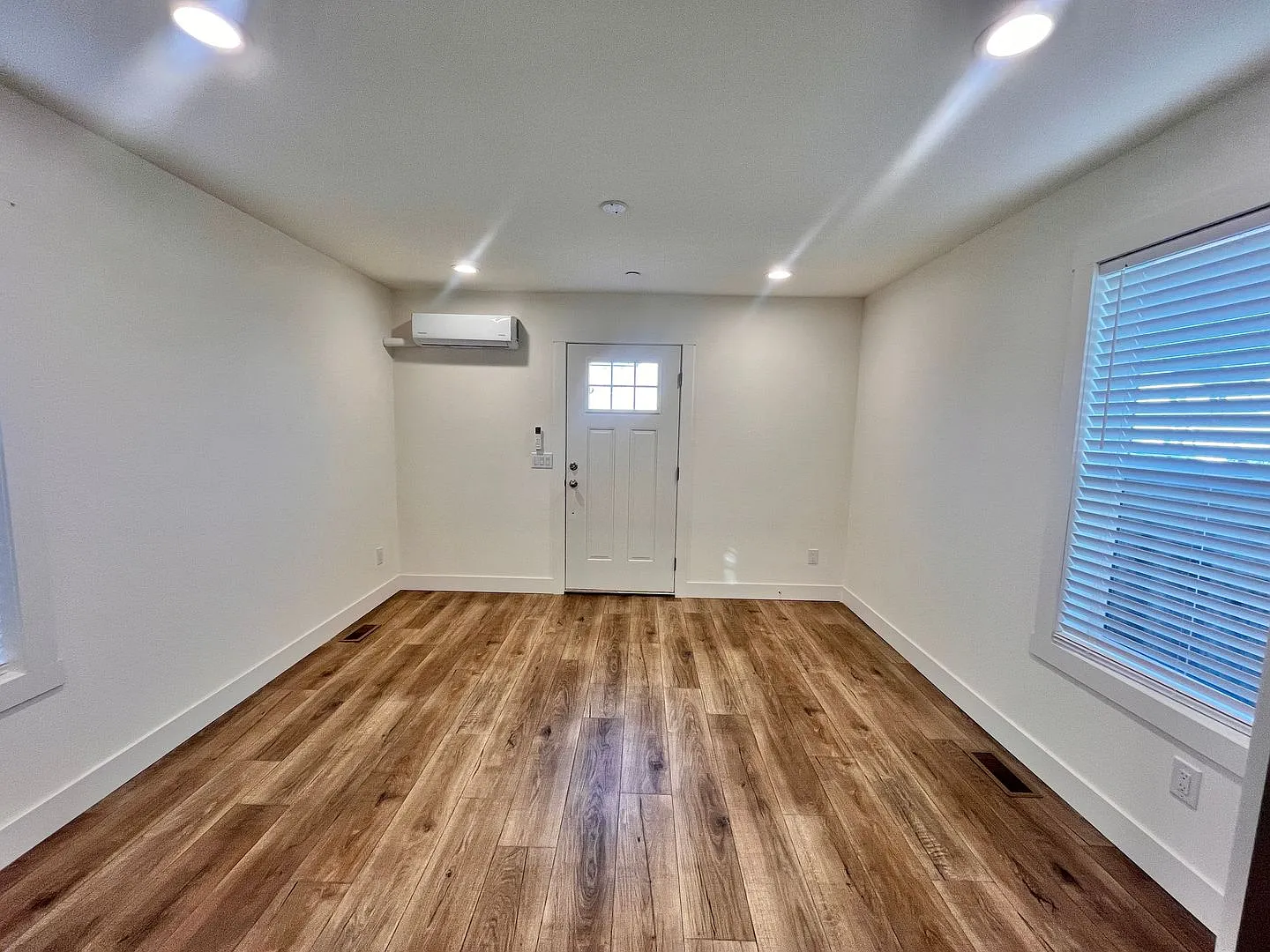 Brand New 2 Bedroom, 1 Bath ADU Prime Location — Photo 3