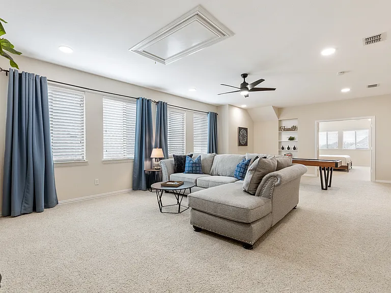 409 Rosemont Ln — Photo 6