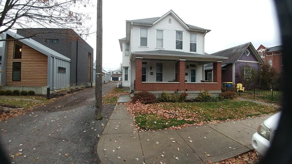 Front of House with covered porch