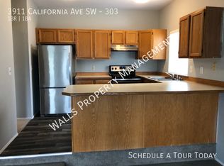 3911 California Ave SW APT 303, Seattle, WA 98116