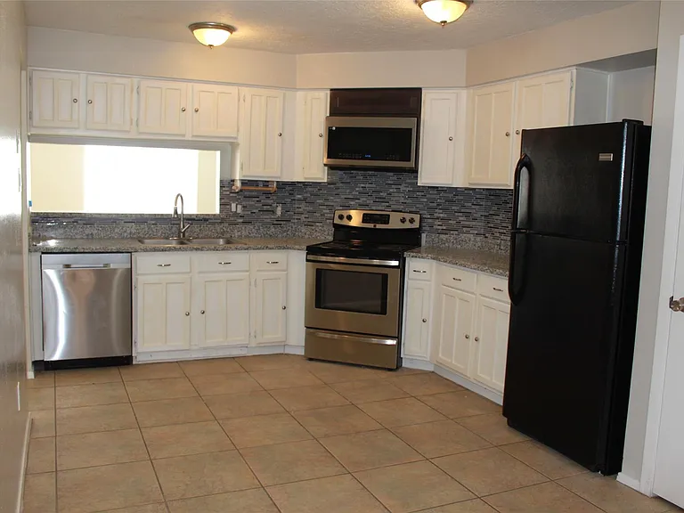 4406 Lost Lake Ln — Photo 13