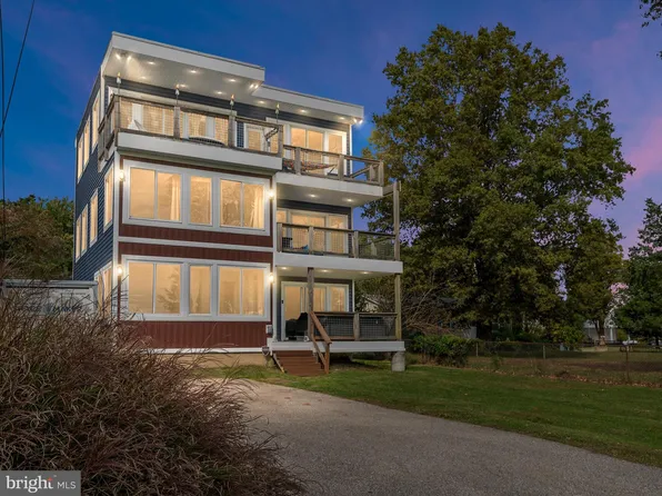 1320 Chesapeake Dr, Churchton, MD 20733