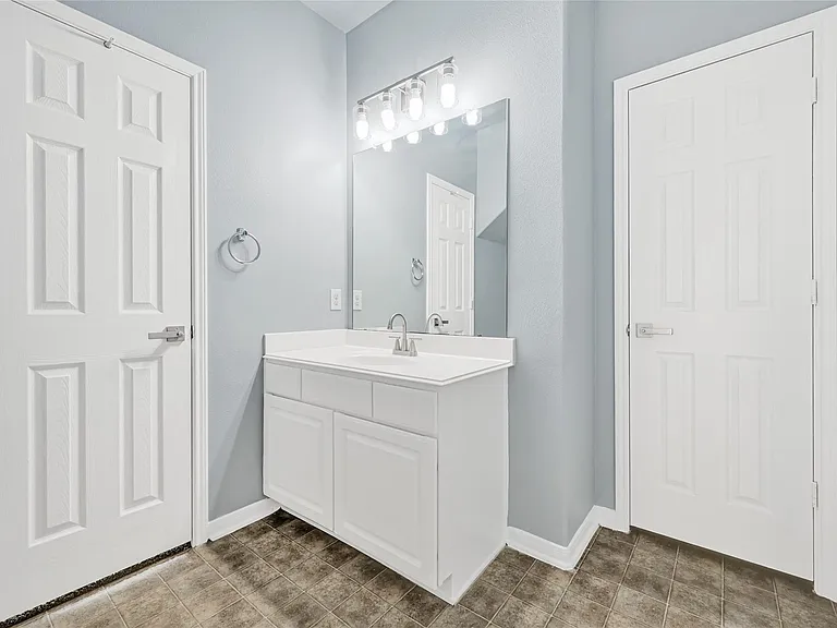 1827 Macondray Dr — Photo 11