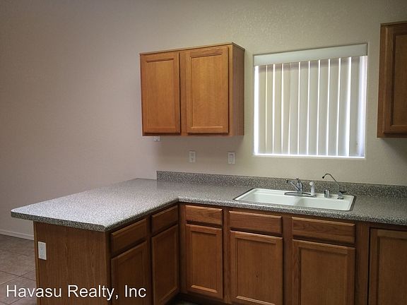 5th image of 2571 Fremont Dr Unit 102