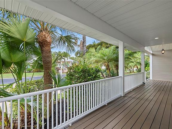 3rd image of 15555 Caloosa Creek CIR