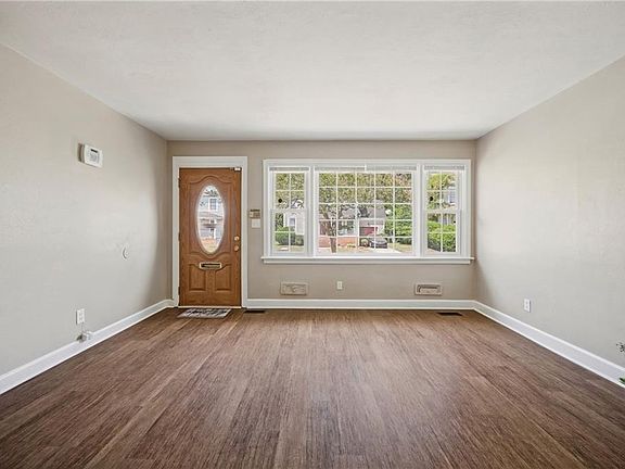 4th image of 405 W 27th St